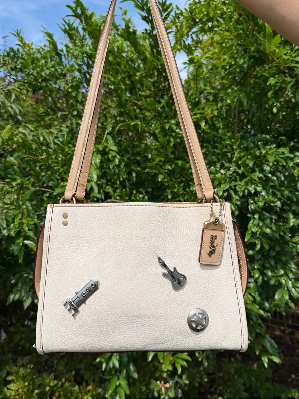 EUC Coach Rogue Shoulder Bag with Rocket, Guitar & Star Pins Chalk Leather 28484